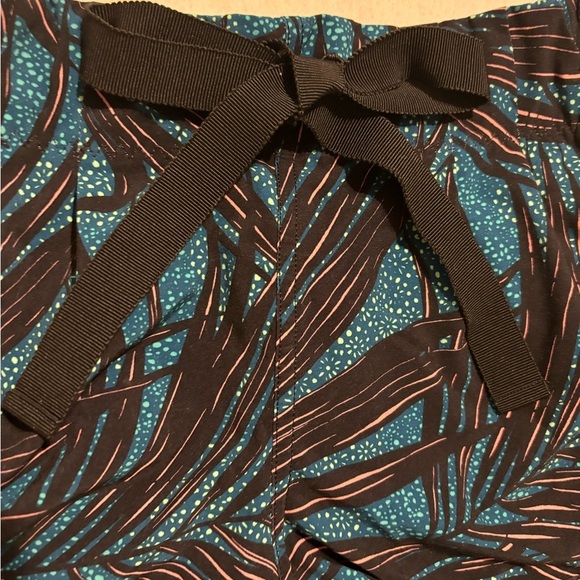 Lululemon paper page shorts size 6 palm leaf print - Picture 3 of 6